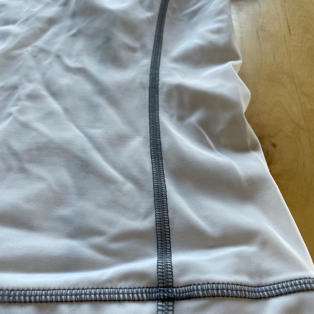 Lands End Women's Rashguard - Picture 3 of 4